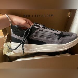 Men’s Casual Sneakers